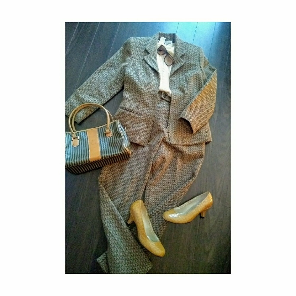 OMG Vintage Suit MUST HAVE!